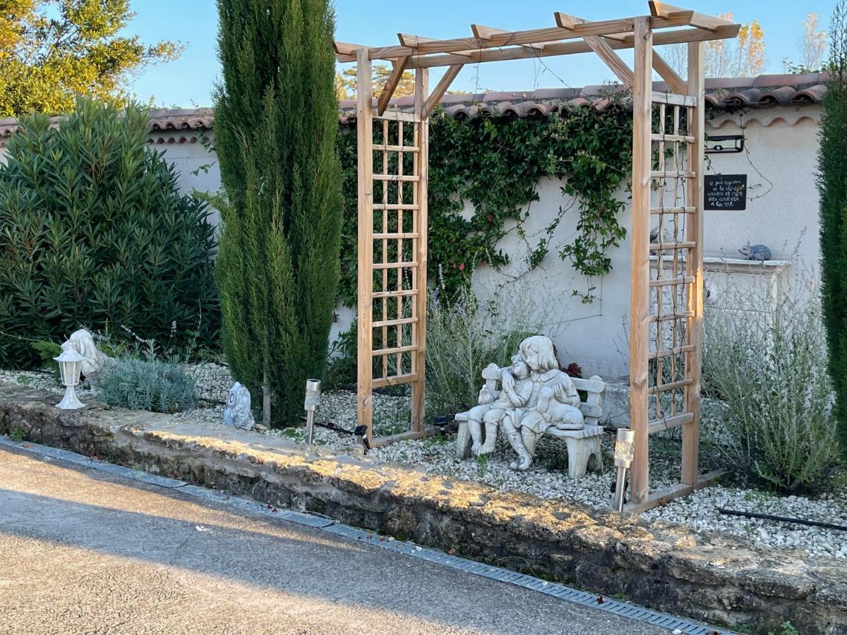 Studio Les Petits Lutins Entraigues-sur-la-Sorgue Екстер'єр фото
