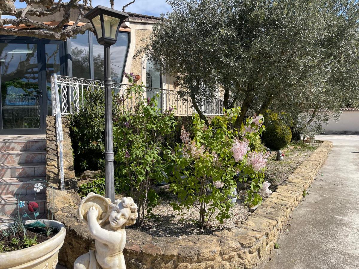 Studio Les Petits Lutins Entraigues-sur-la-Sorgue Екстер'єр фото
