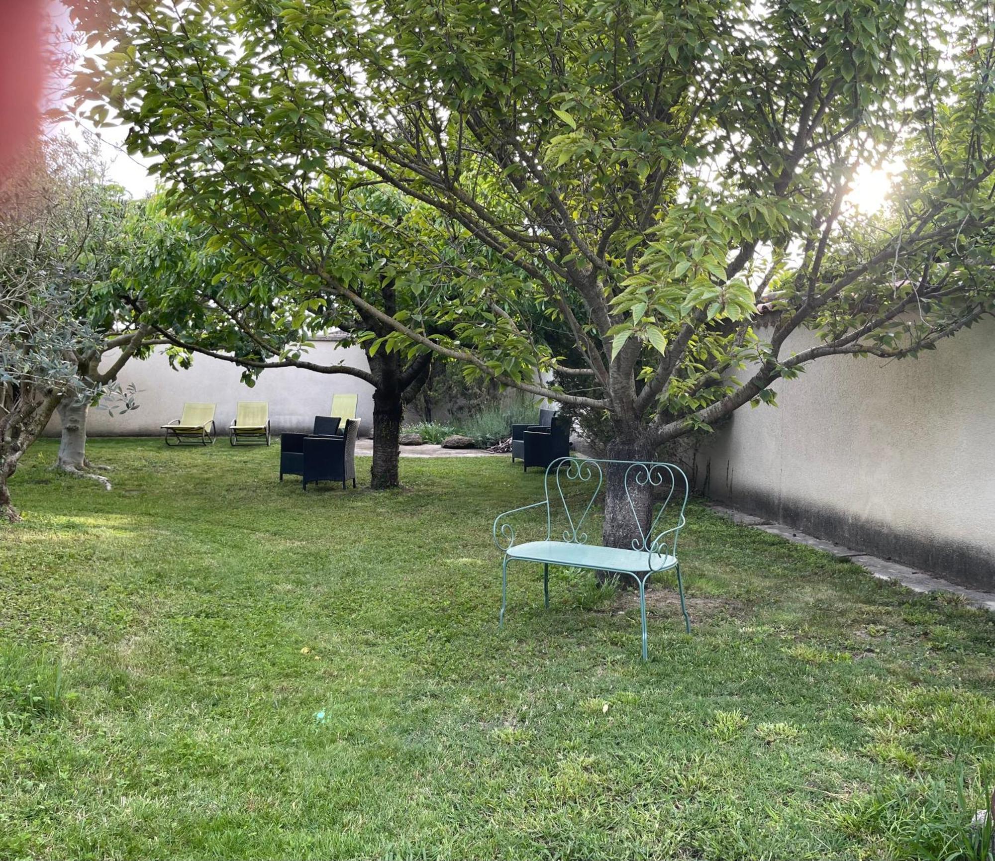 Studio Les Petits Lutins Entraigues-sur-la-Sorgue Екстер'єр фото
